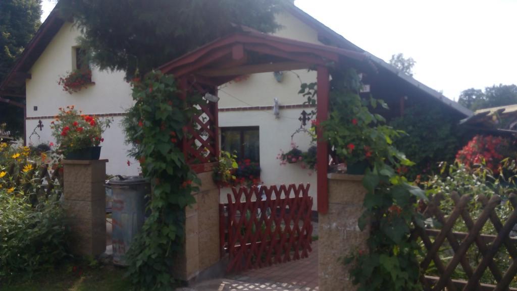U Tri Kocek Hotell Jablonné v Podještědí Exteriör bild